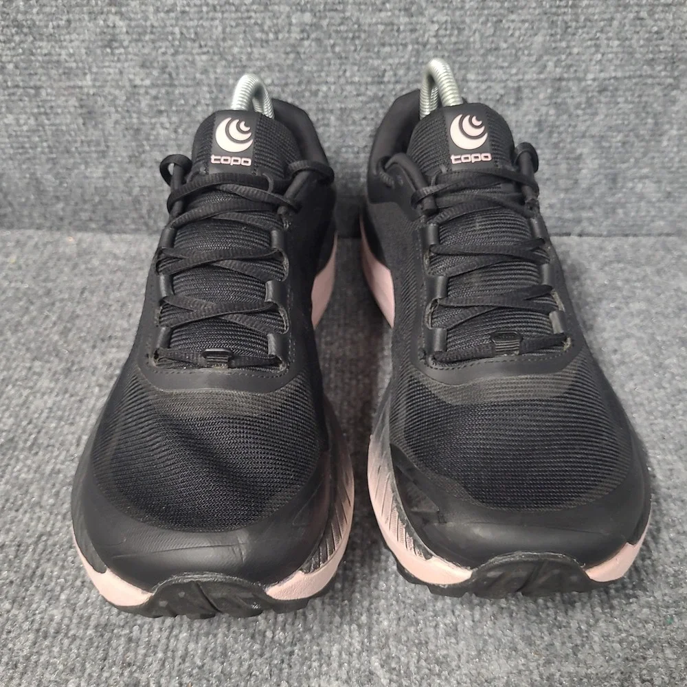 Topo Shoes Womens 9 MTN Racer 3 Black Pink Vibram Road Running Athletic